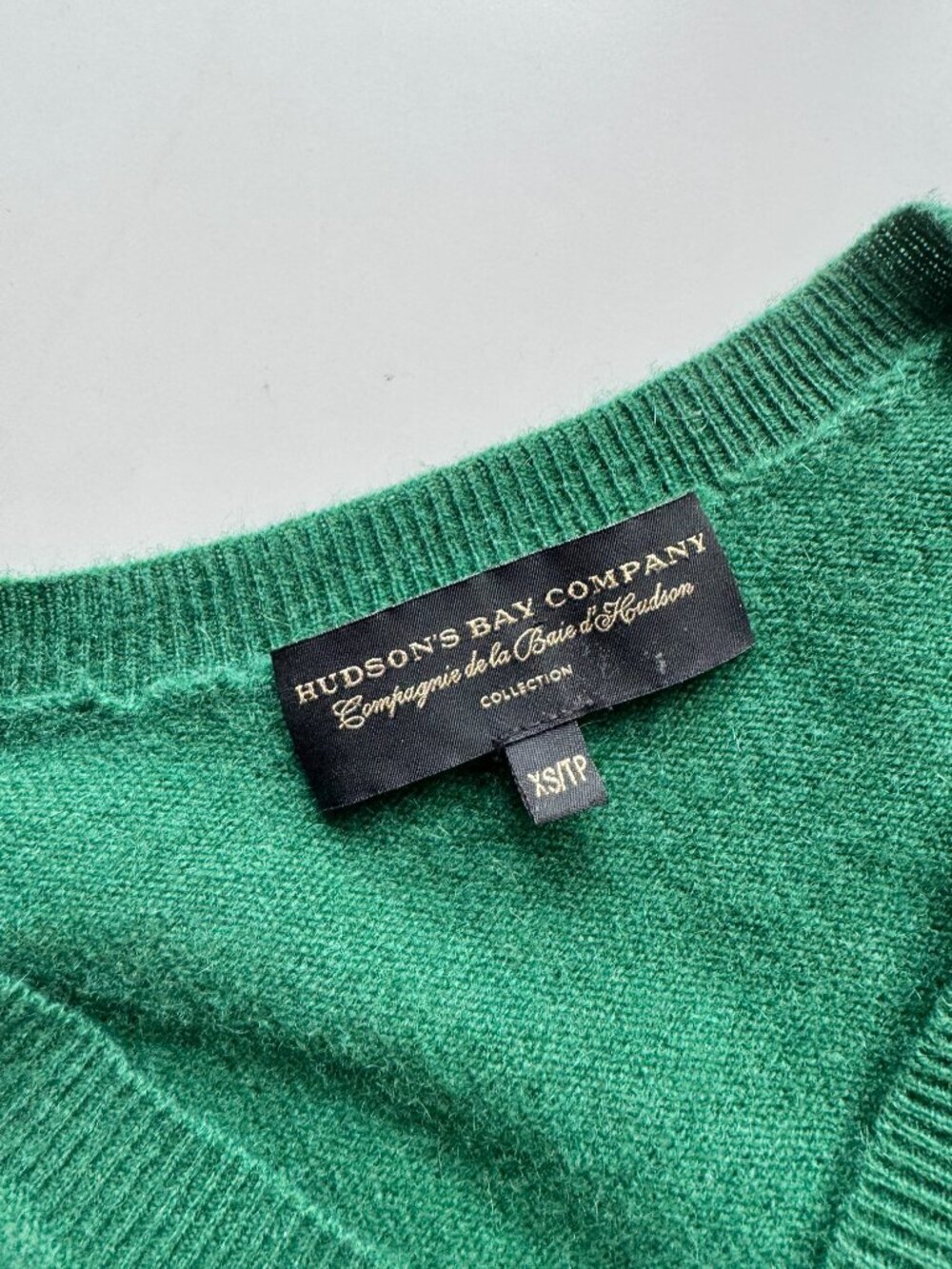 HBC HUDSON'S BAY Green 100% Cashmere Knit V-Neck Sweater Bodysuit, Size XS - Picture 13 of 14